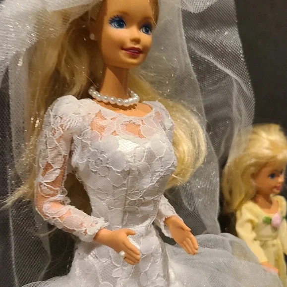 Vintage Barbie wedding party - Picture 5 of 9